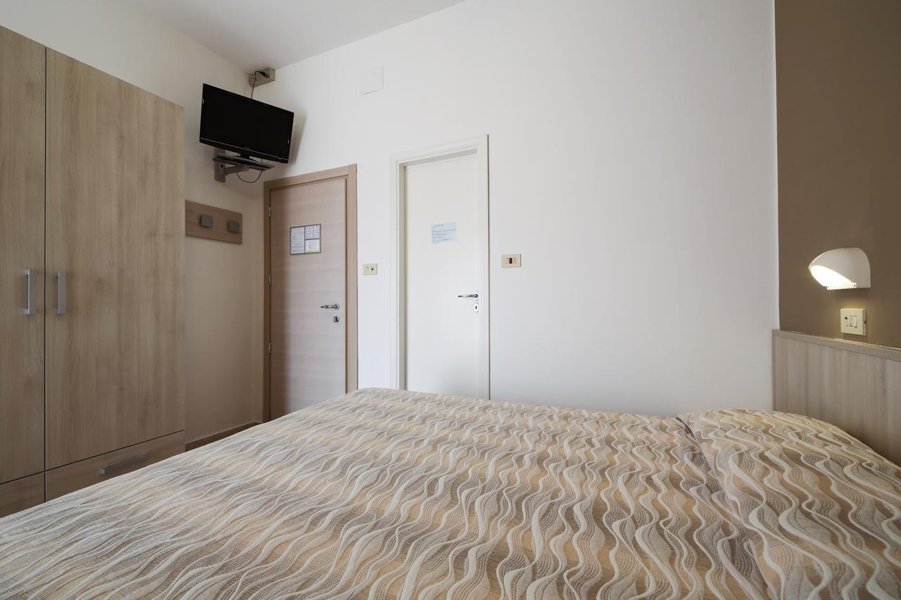Hotel Susanna Rimini Quarto foto
